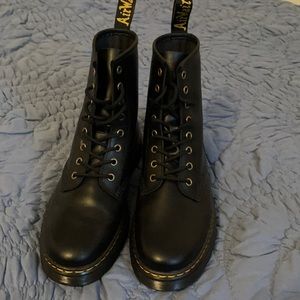 Dr. Martens, Zavala, size 10. Like new.